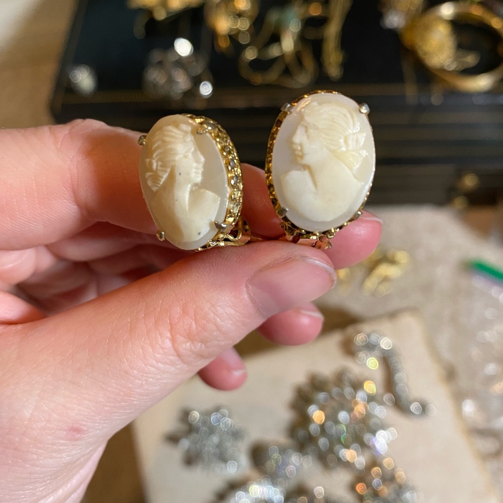 Vintage Cameo Earrings